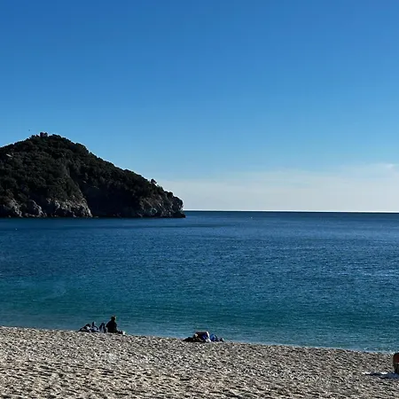 Casa Serge Vista Mare Con Ampio Terrazzo Privato Bergeggi