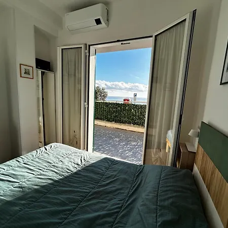 Casa Serge Vista Mare Con Ampio Terrazzo Privato Appartement Bergeggi