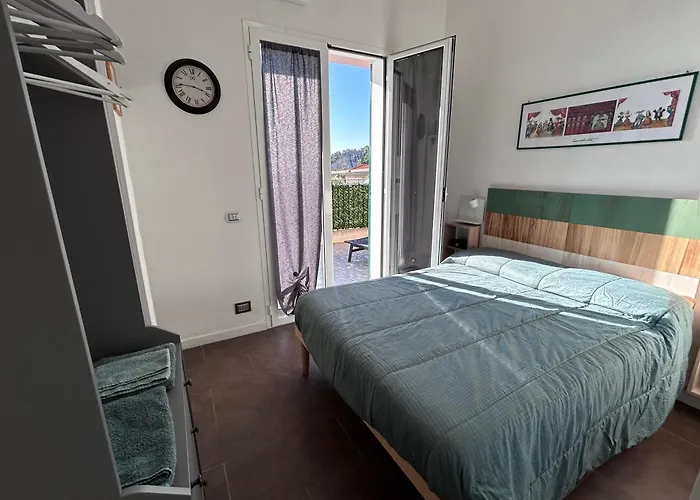 Lägenhet Casa Serge Vista Mare Con Ampio Terrazzo Privato Bergeggi