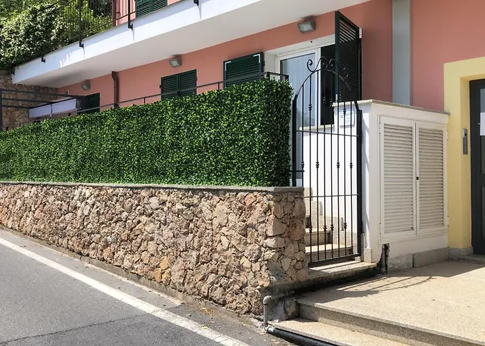 Lägenhet Casa Serge Vista Mare Con Ampio Terrazzo Privato Bergeggi