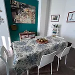 Casa Serge Vista Mare Con Ampio Terrazzo Privato 公寓