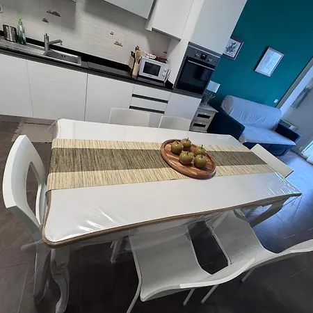 Casa Serge Vista Mare Con Ampio Terrazzo Privato Апартаменты *