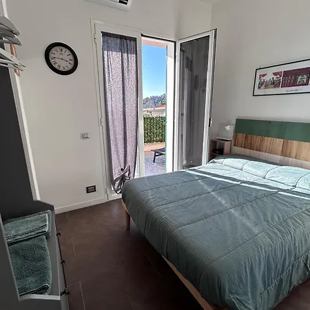 Апартаменты Casa Serge Vista Mare Con Ampio Terrazzo Privato Берджеджи