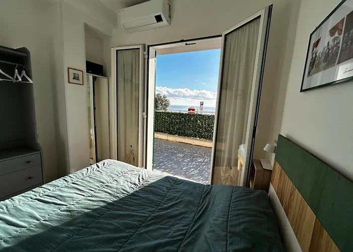 Casa Serge Vista Mare Con Ampio Terrazzo Privato Apartamento Bergeggi